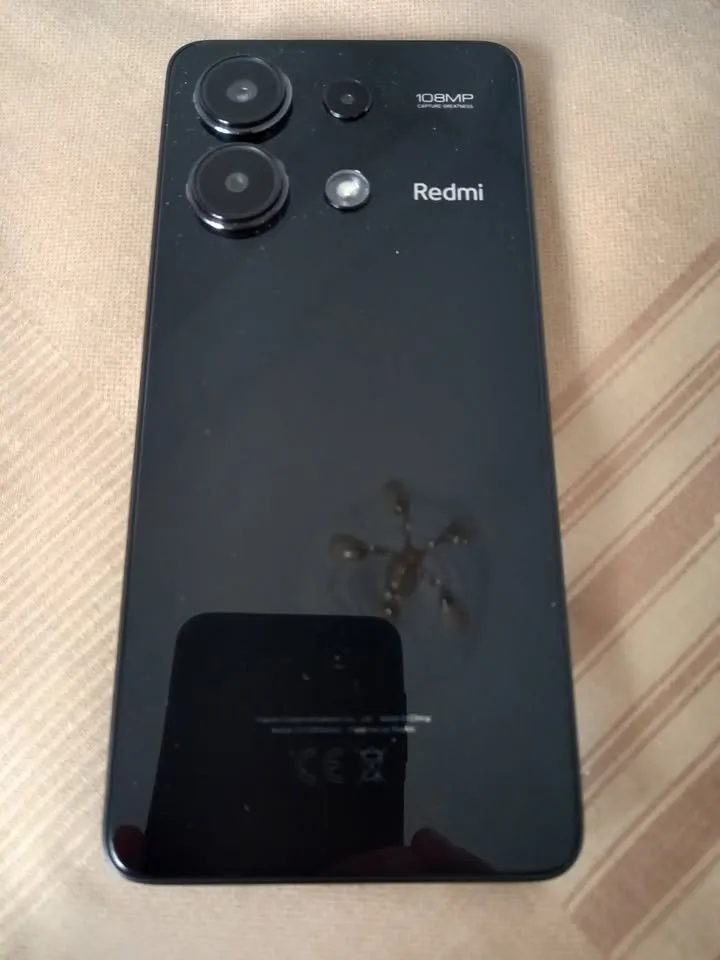 Xiaomi Redmi Note 13 (8 Go RAM / 256 Go Stockage) – État presque neuf (prix légèrement négociable)