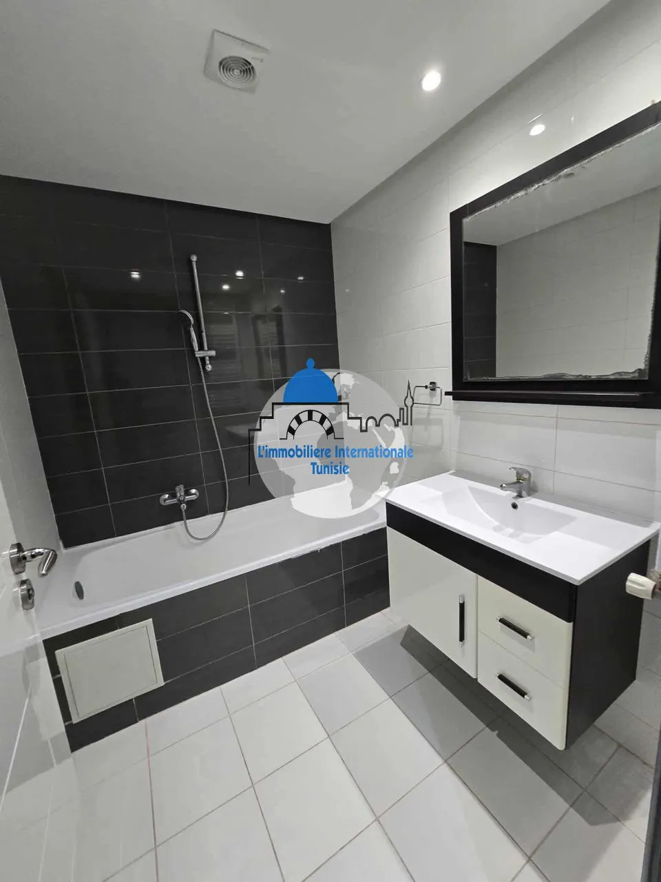 Appartement S+3 meublé à louer à Farhat Hached