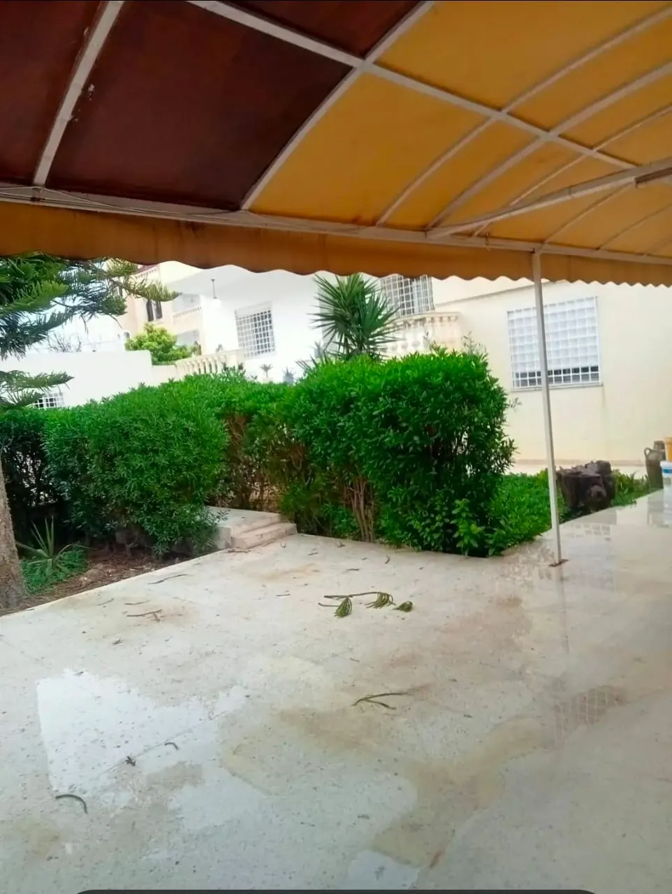 A vendre villa 850m2 à cité Zahra Sousse