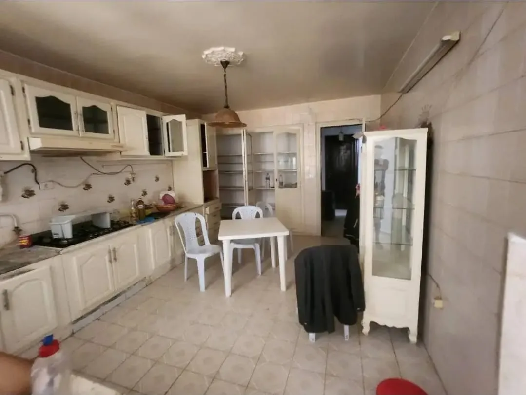 A vendre villa 850m2 à cité Zahra Sousse