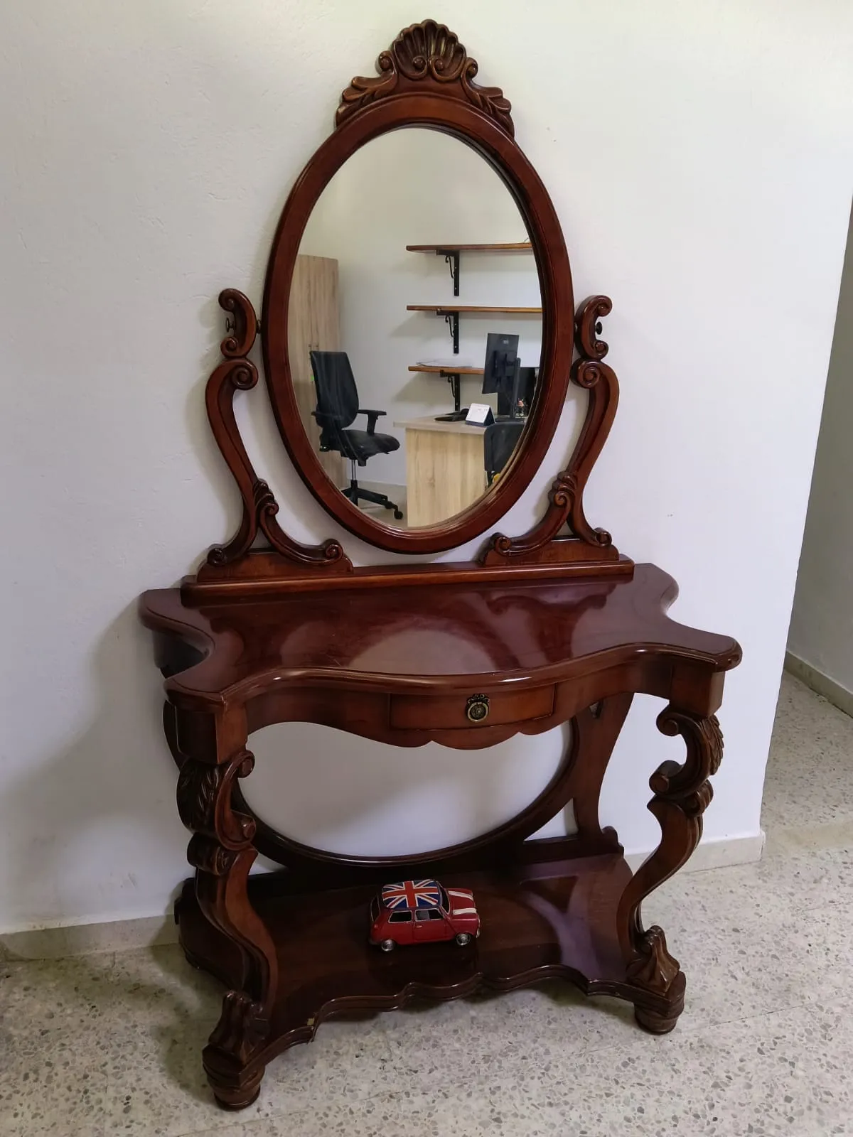Deux magnifiques consoles d'entrée en bois massif avec miroirs – Pièces uniques, très bon état