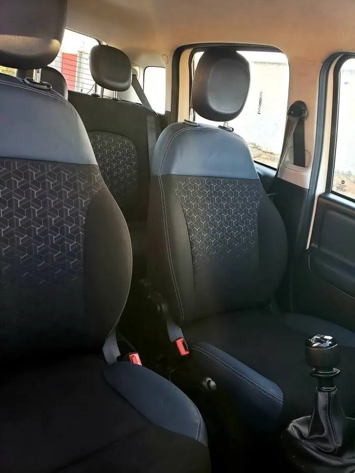 FIAT PANDA CROSS 2023 - 1ere Main - 60mille km (4cylindres)