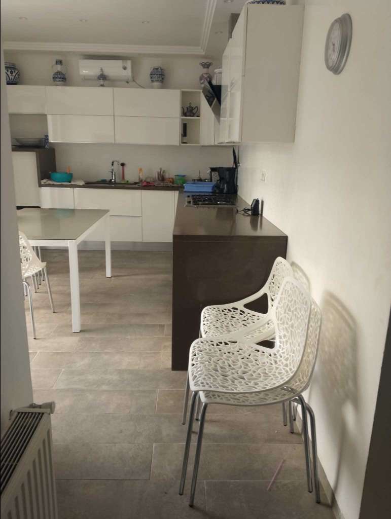 Villa luxeuse avce 4 appartement  coté mer à chatt mariem