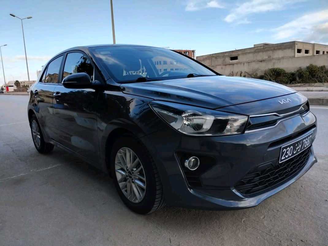 KIA RIO PRESTIGE PREMIÈRE MAIN
