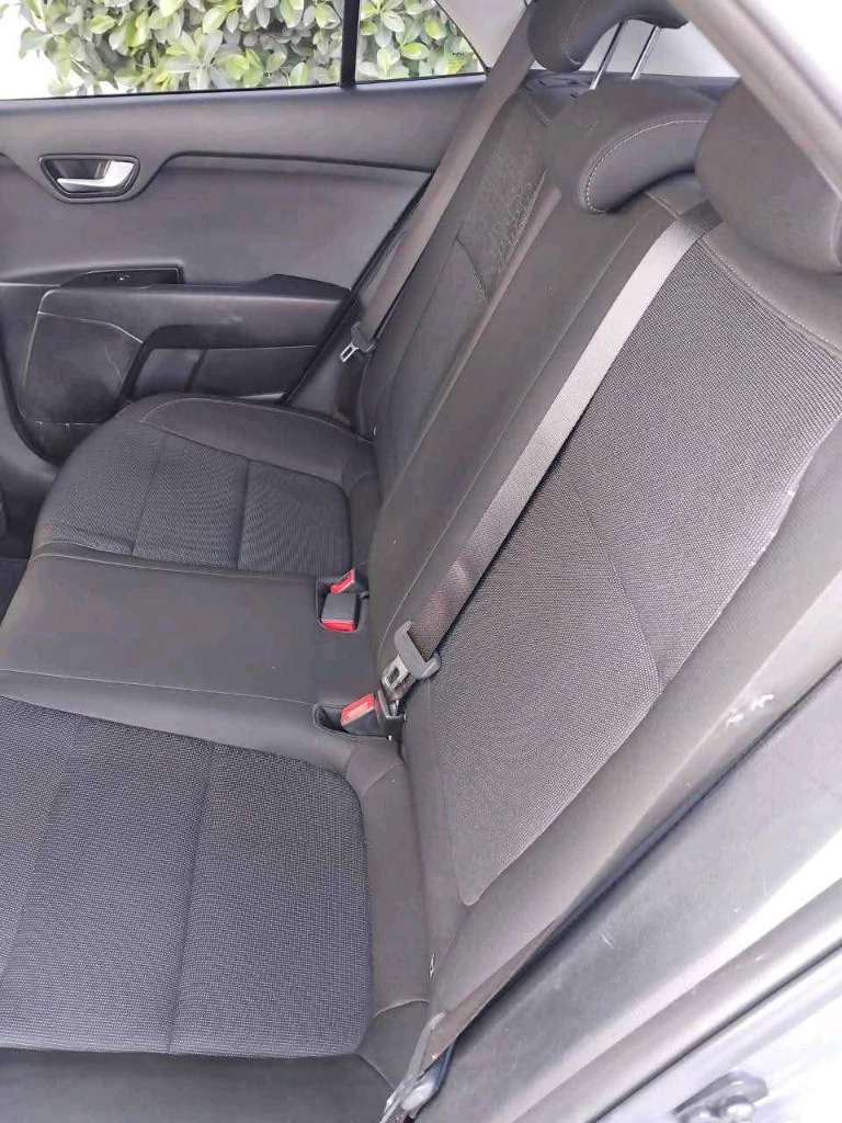 KIA RIO PRESTIGE PREMIÈRE MAIN