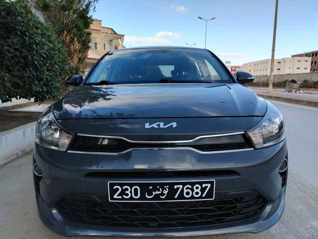 KIA RIO PRESTIGE PREMIÈRE MAIN
