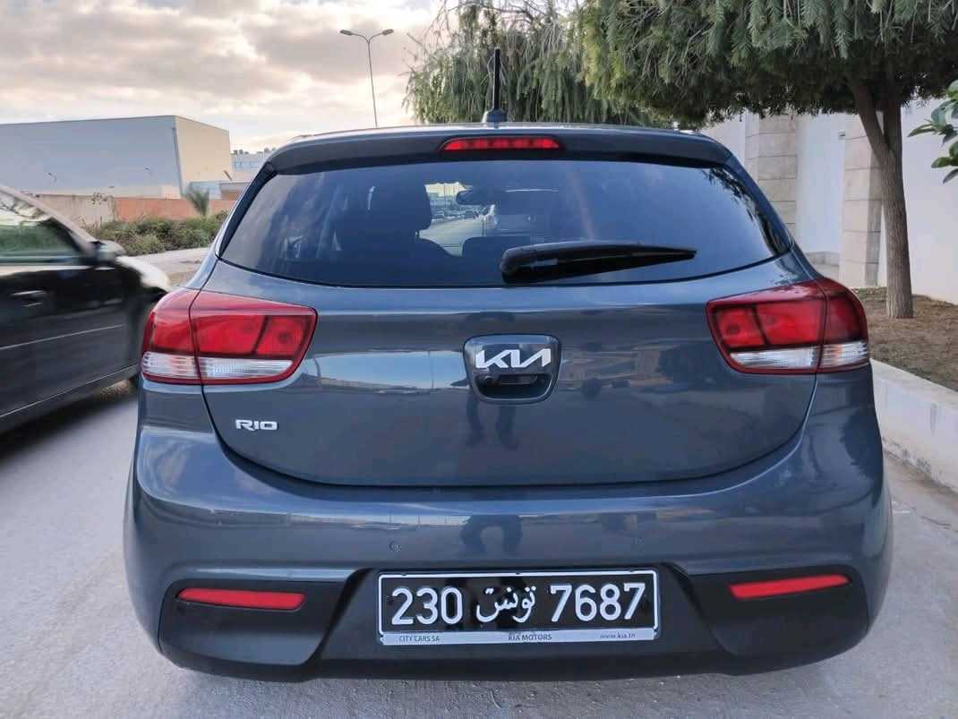KIA RIO PRESTIGE PREMIÈRE MAIN