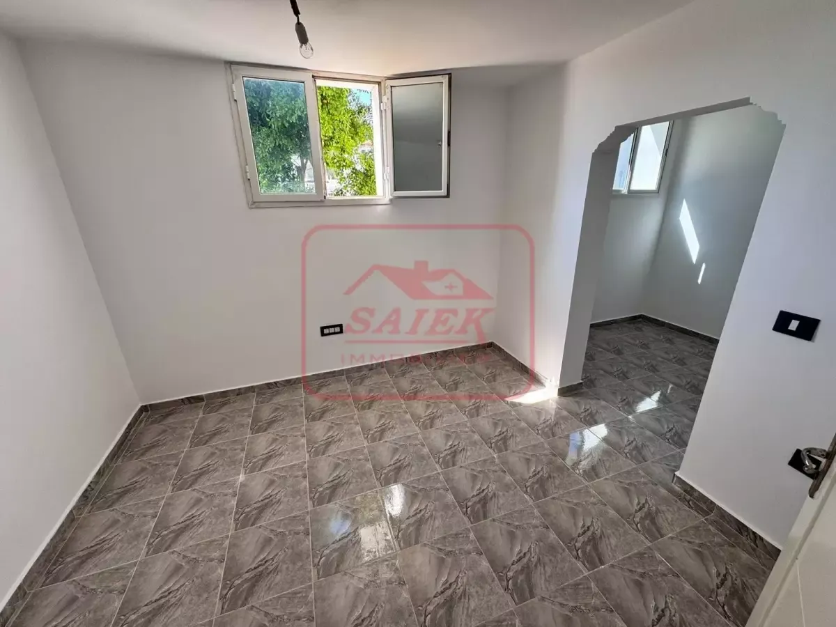 A Louer Appartement Au Début De Corniche