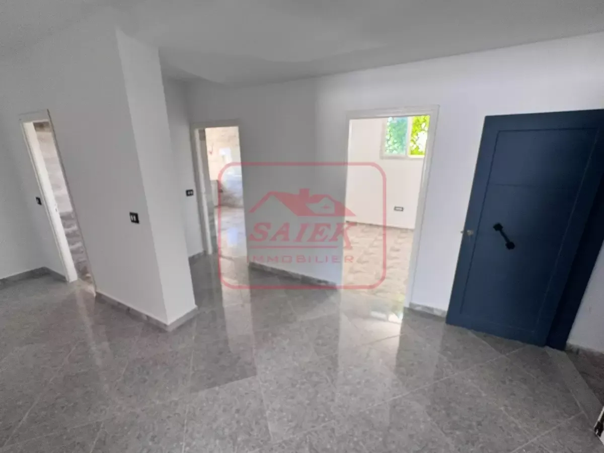 A Louer Appartement Au Début De Corniche