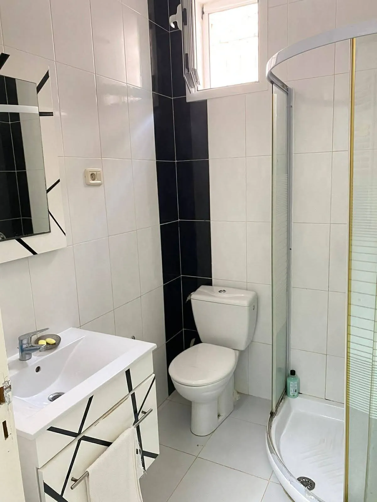 A vendre villa prestigieuse à Sahloul 4