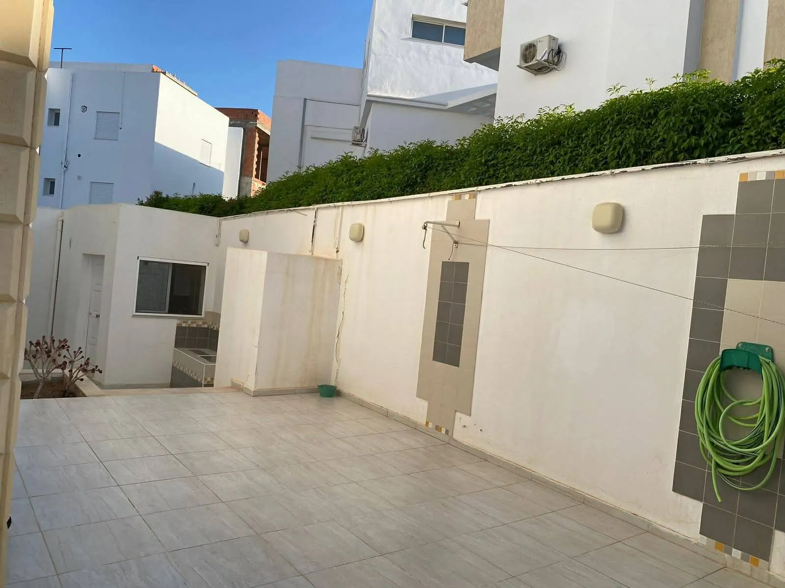 A vendre villa prestigieuse à Sahloul 4