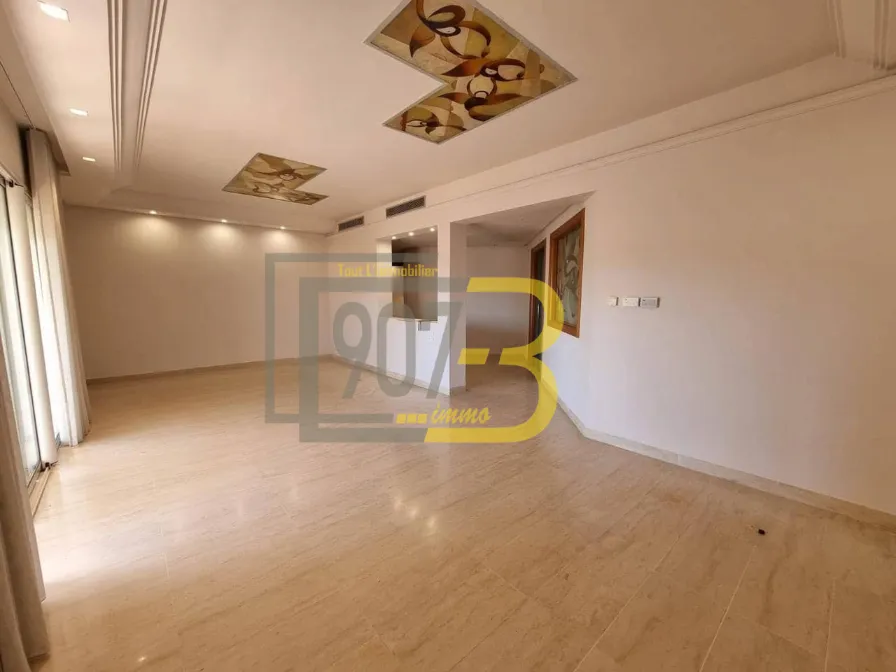 À louer – Bel appartement S+3 avec petite terrasse à El Menzah 9