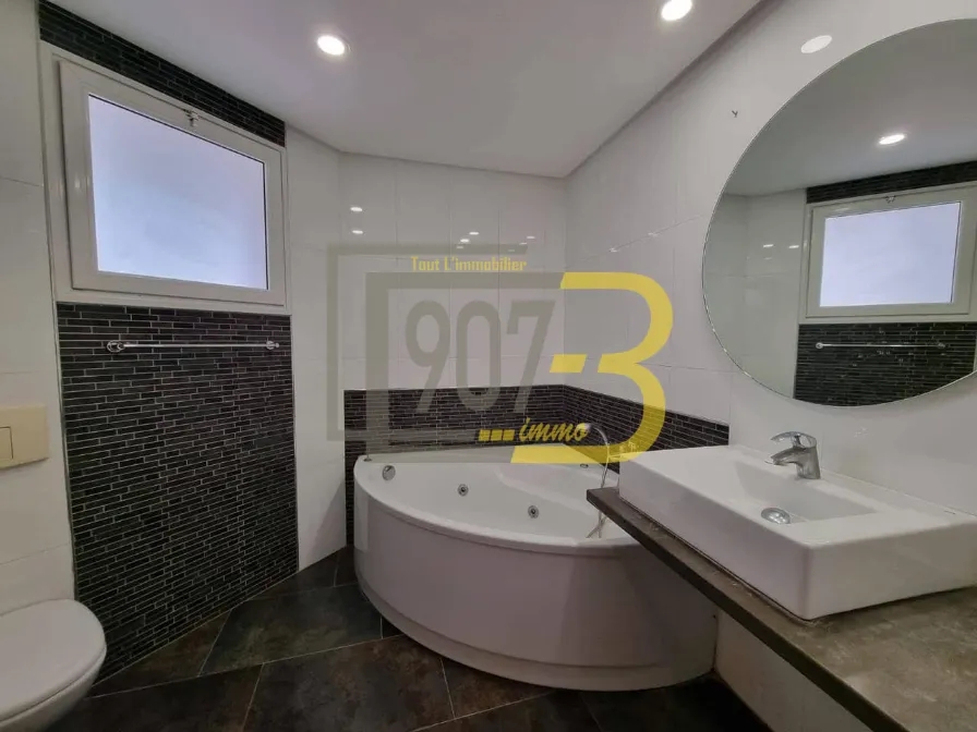 À louer – Bel appartement S+3 avec petite terrasse à El Menzah 9