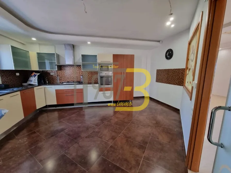 À louer – Bel appartement S+3 avec petite terrasse à El Menzah 9