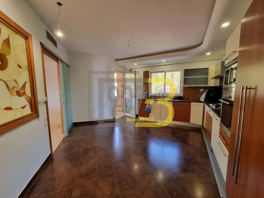 À louer – Bel appartement S+3 avec petite terrasse à El Menzah 9