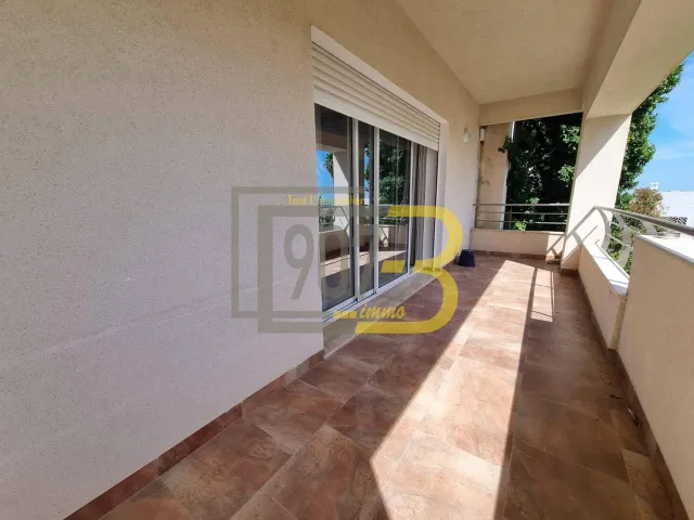 À louer – Bel appartement S+3 avec petite terrasse à El Menzah 9