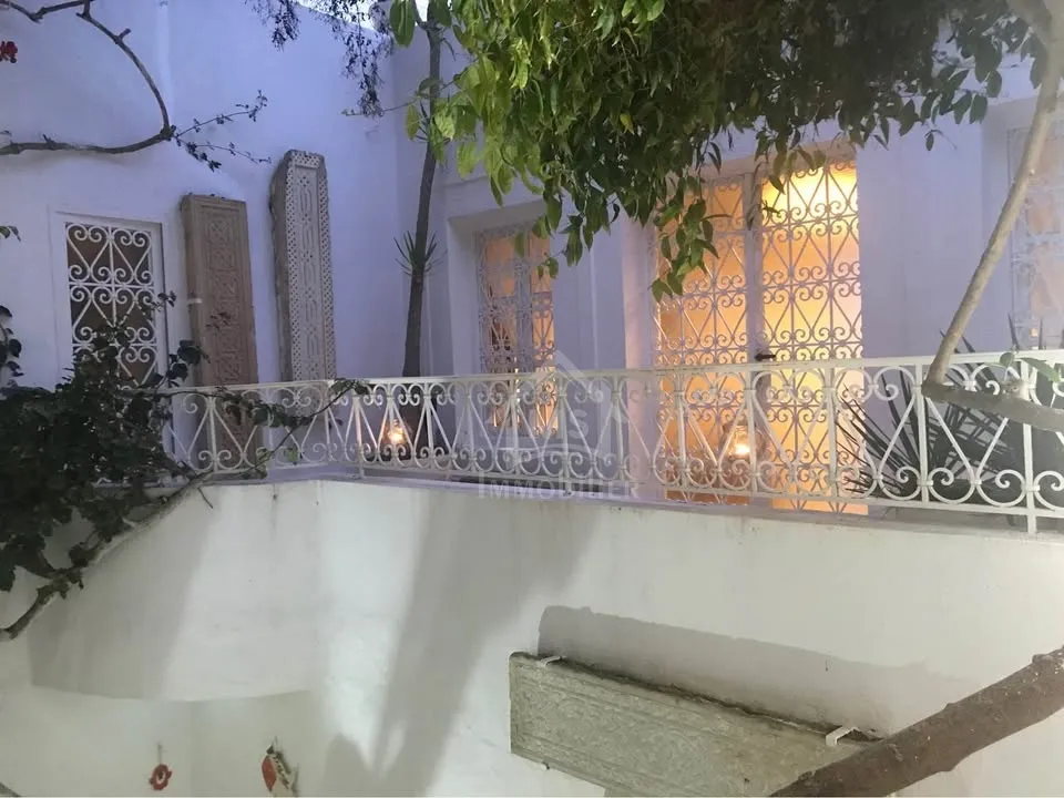 Maison arabe S+2 meublée à vendre à Hammamet centre ville 51355351