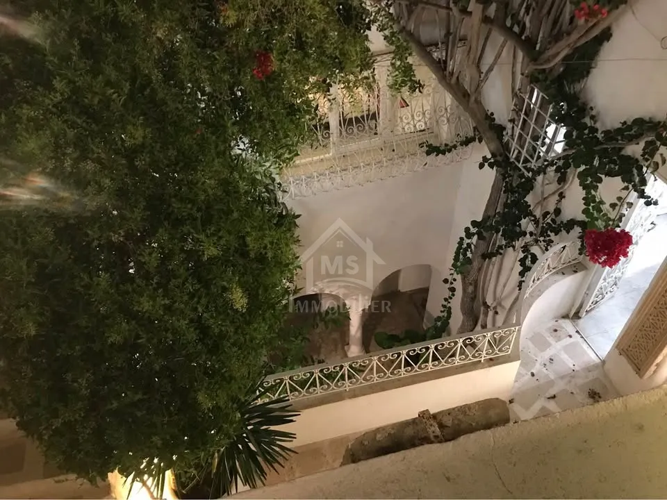 Maison arabe S+2 meublée à vendre à Hammamet centre ville 51355351