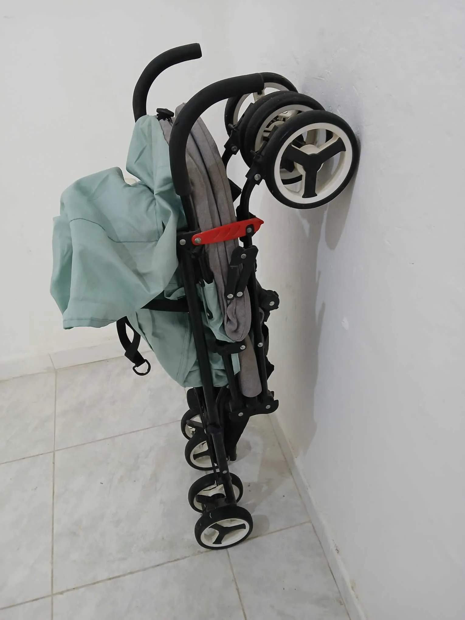 a vendre pousette (60d)