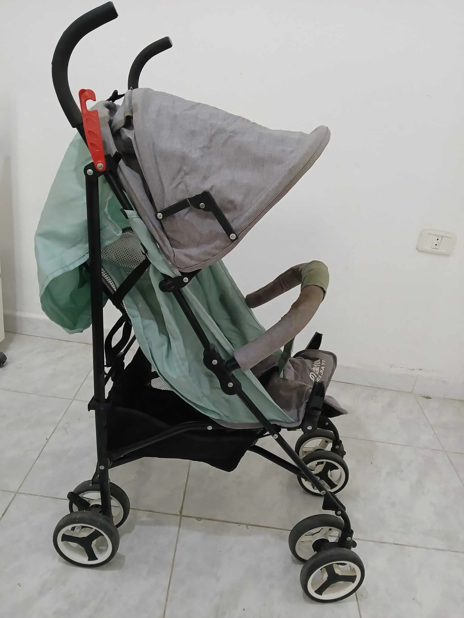 a vendre pousette (60d)