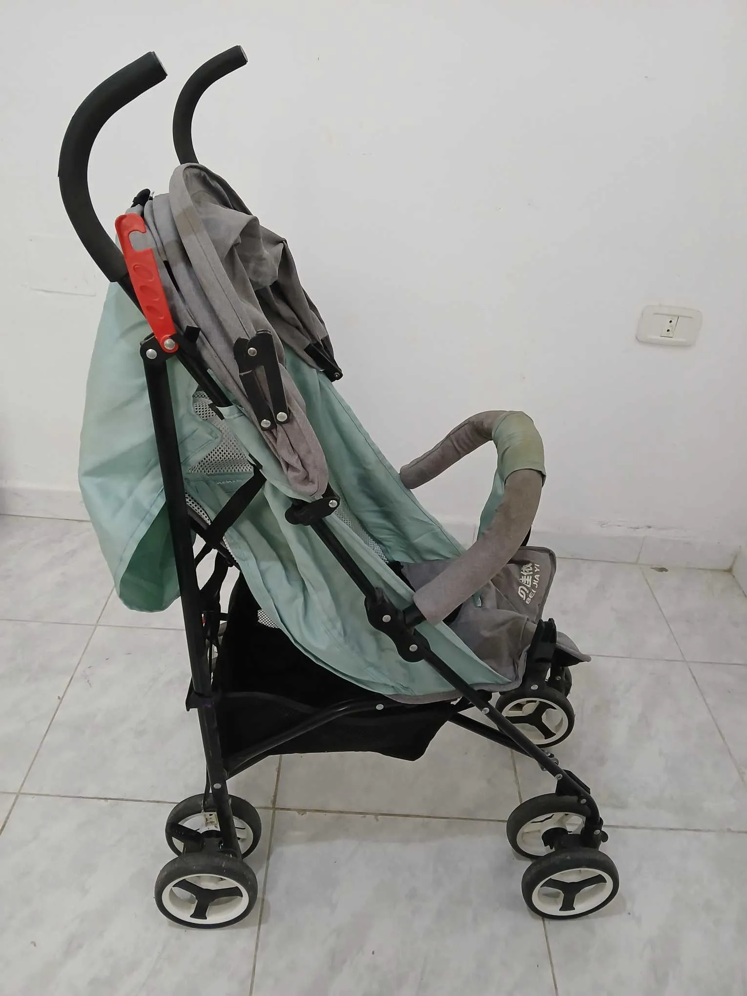 a vendre pousette (60d)