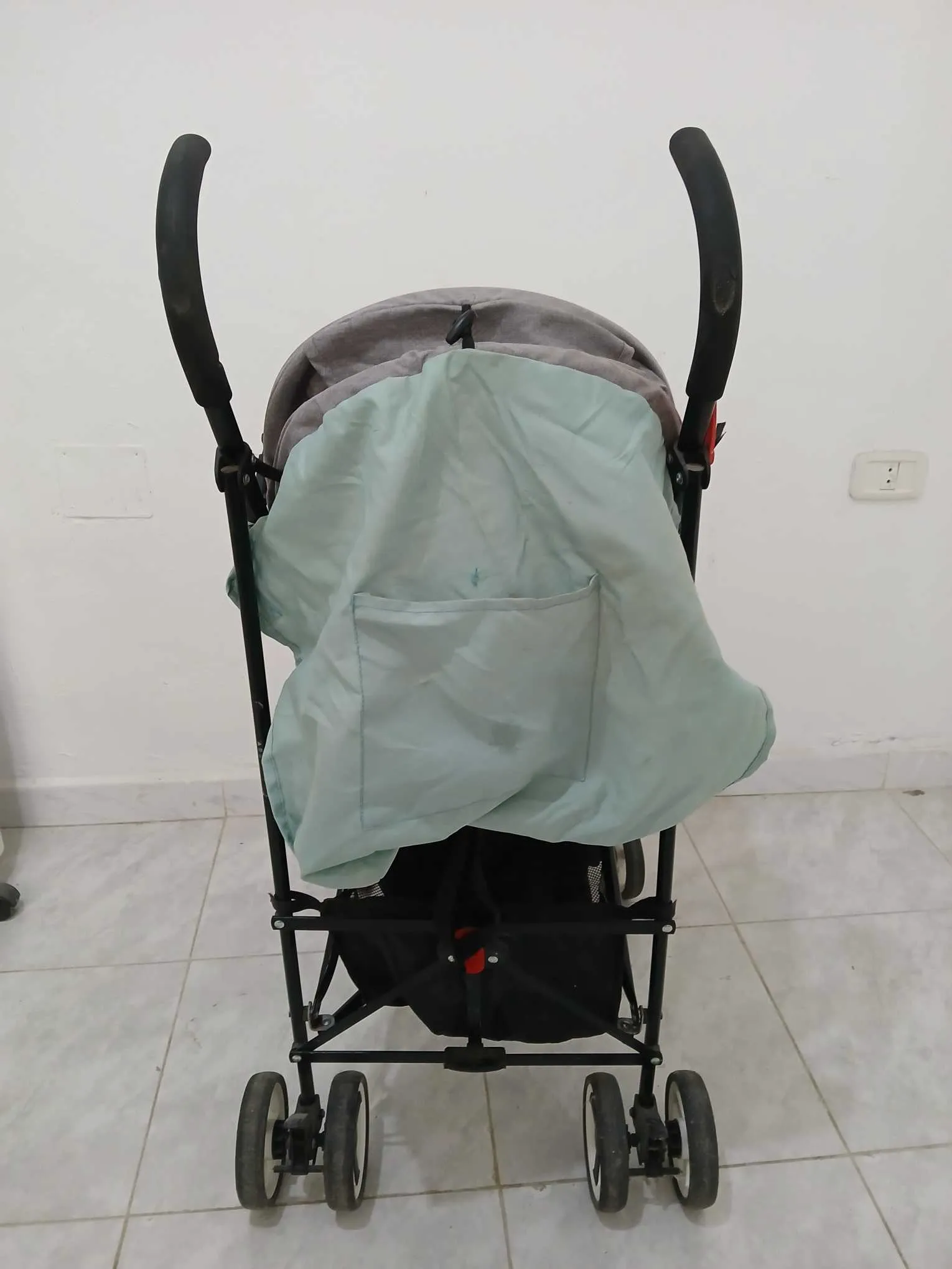 a vendre pousette (60d)