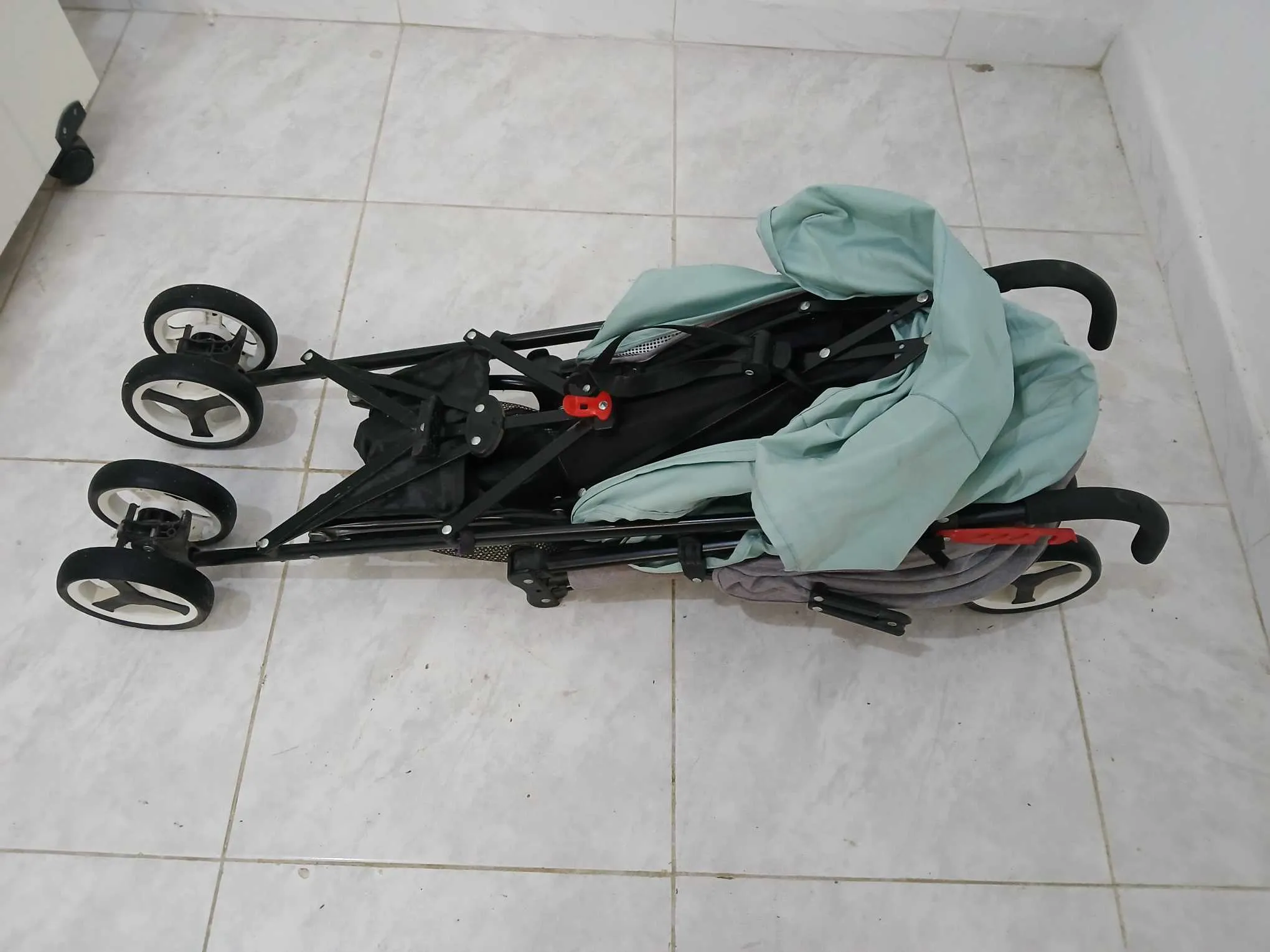 a vendre pousette (60d)