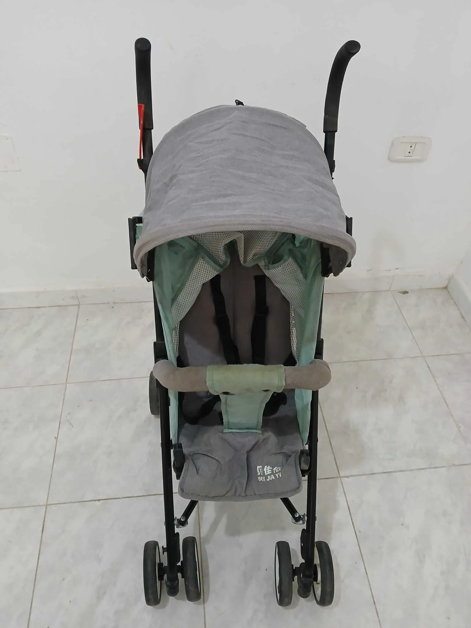 a vendre pousette (60d)