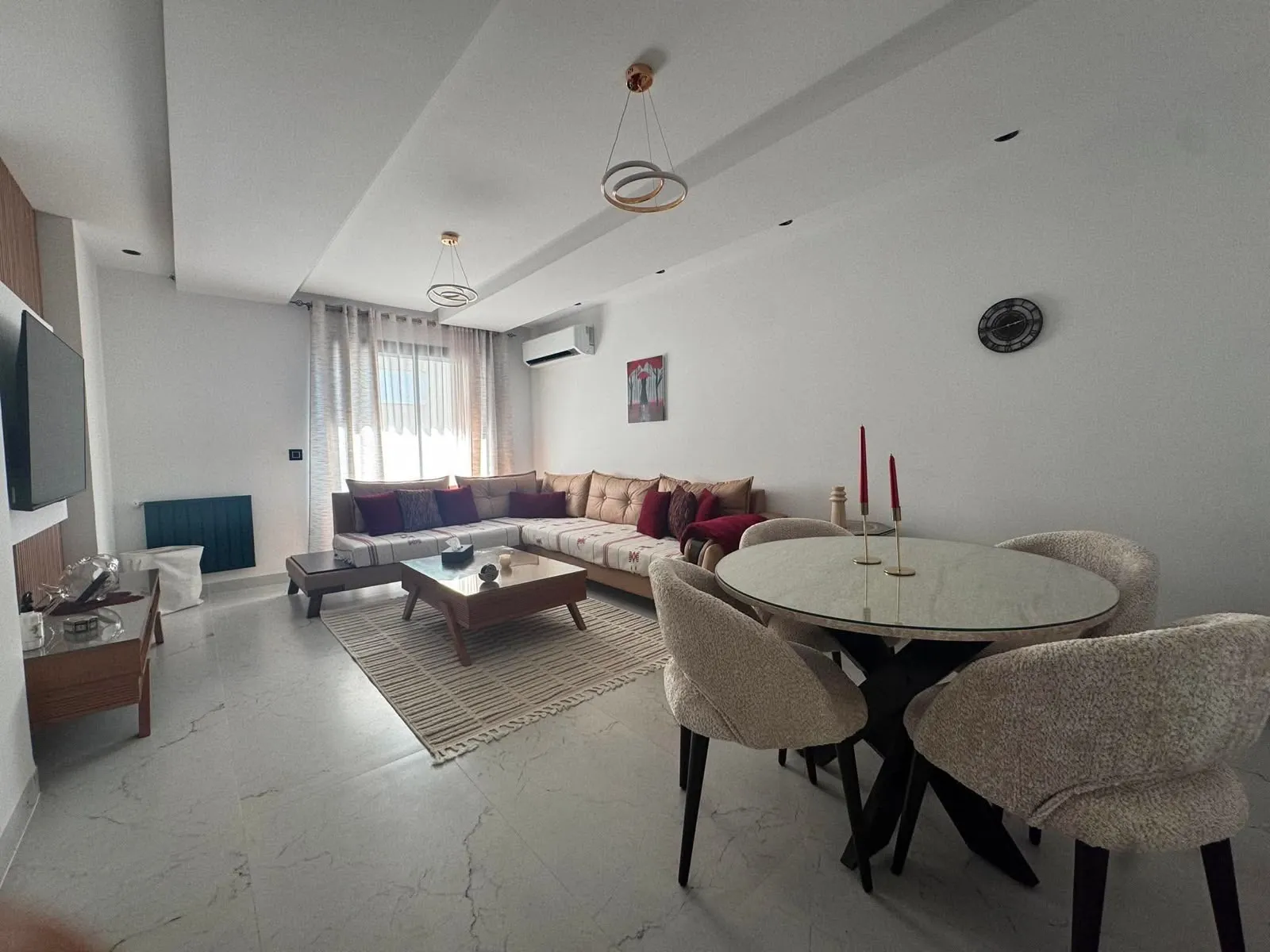 A Louer Appartement S+3 Richement Meublé à Menzah 9C