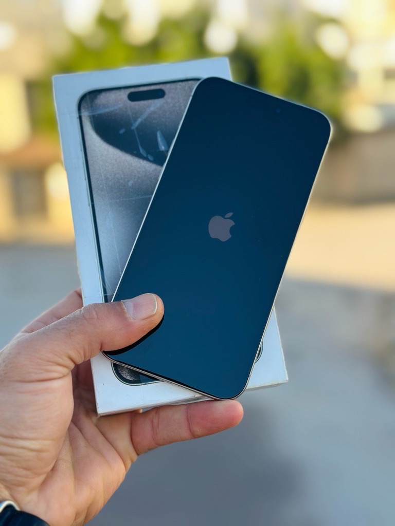 iPhone 15 pro Max 😍256go ✅94% batry ✅tout dorigine ✅