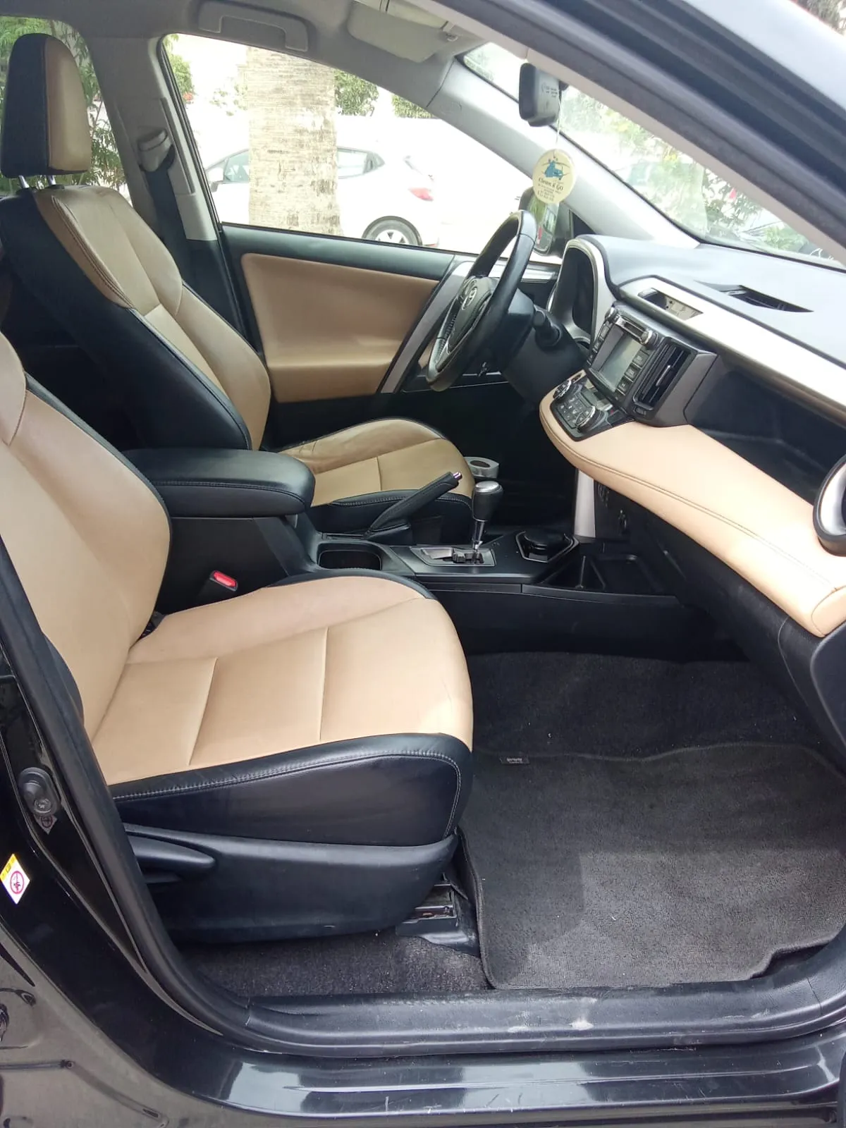 Voiture personnelle: Toyota RAV4 à vendre