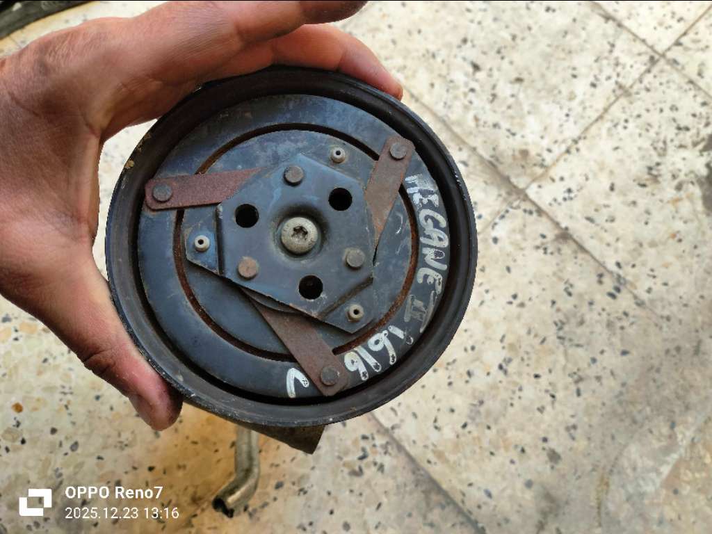 Pièces pour megane 2 essence 