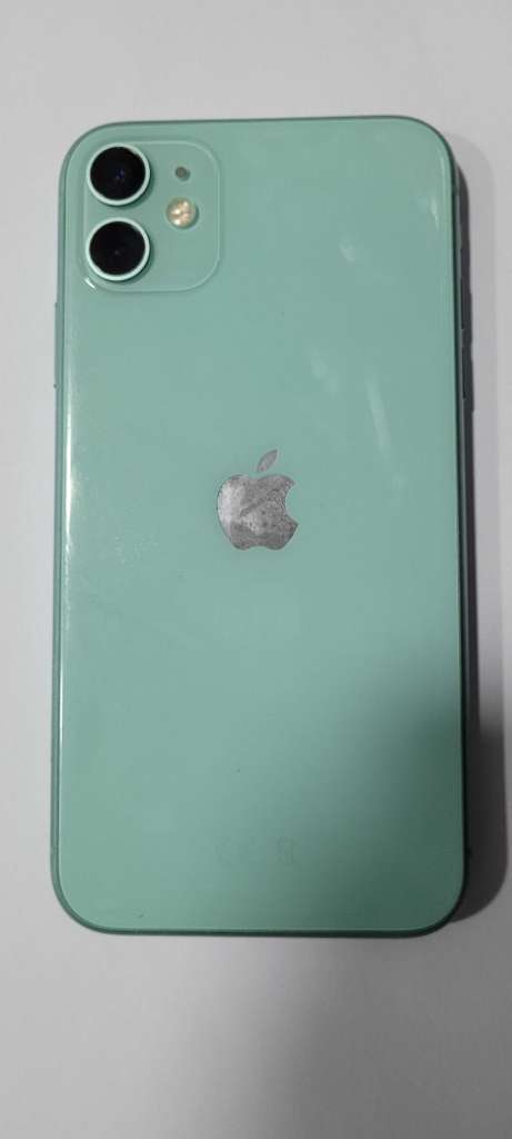 Iphone 11
& 64GB