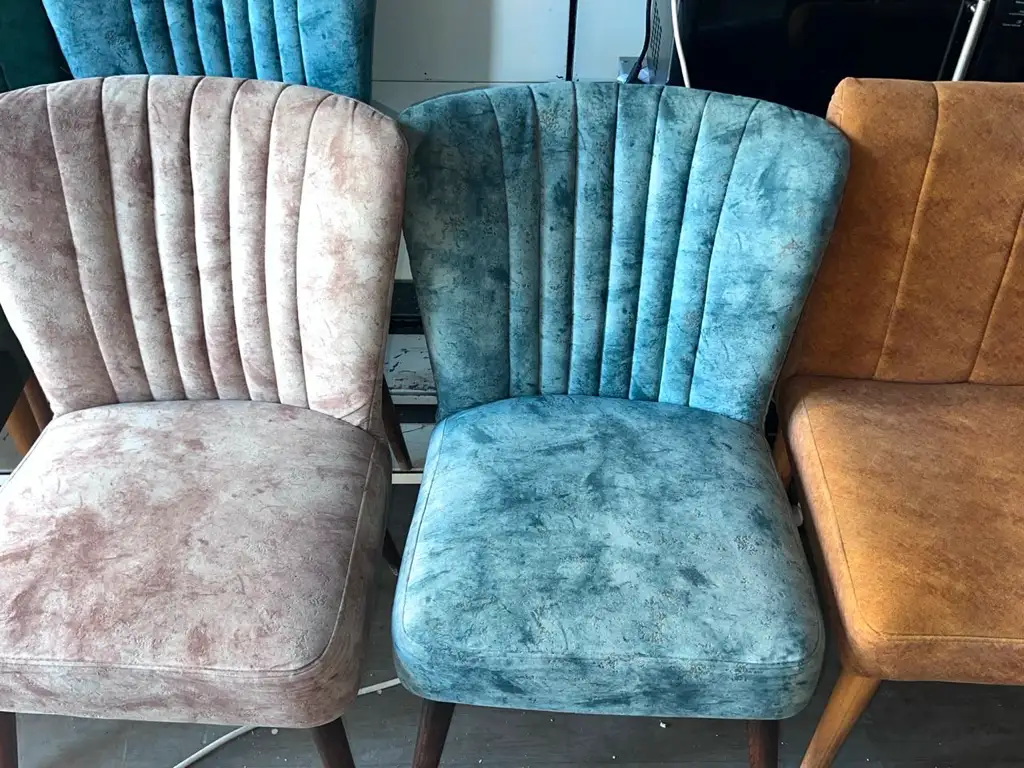 Chaise et fauteuil pour salon de the