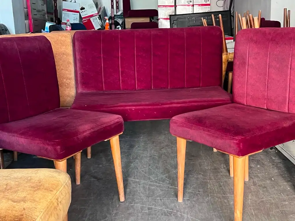 Chaise et fauteuil pour salon de the