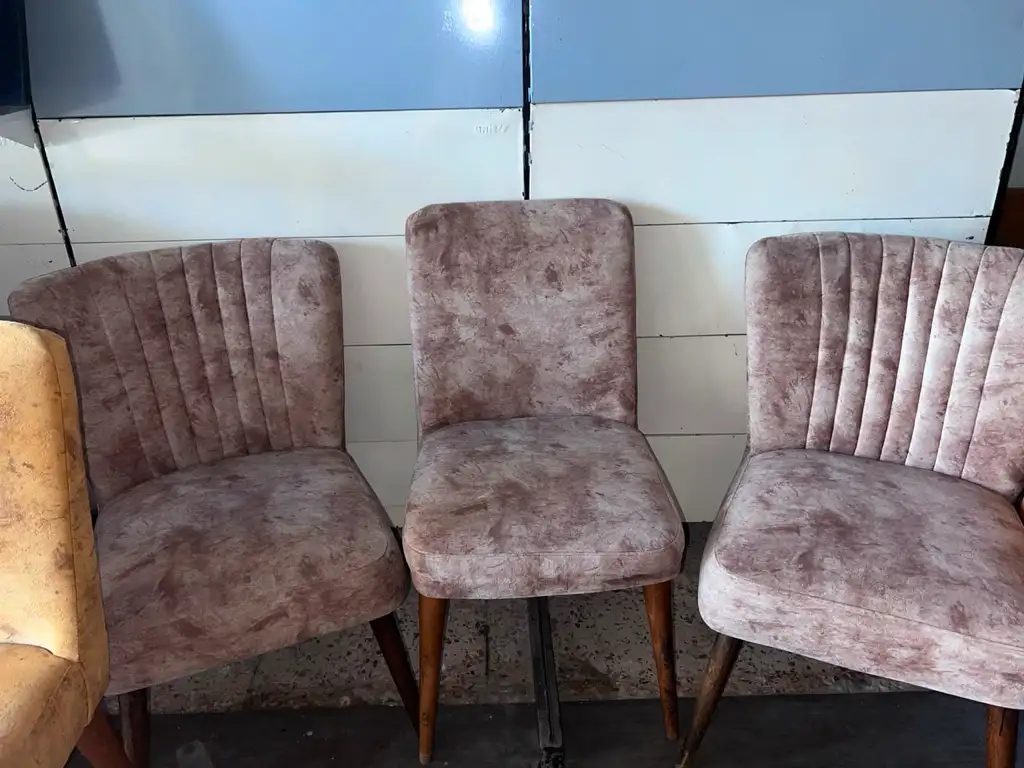 Chaise et fauteuil pour salon de the