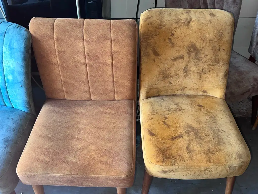 Chaise et fauteuil pour salon de the