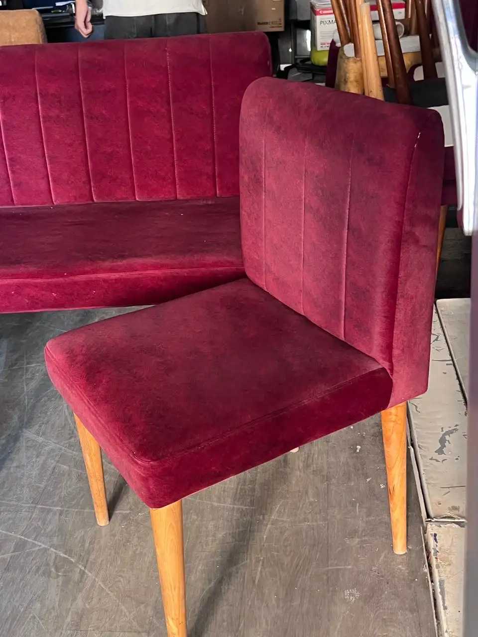 Chaise et fauteuil pour salon de the
