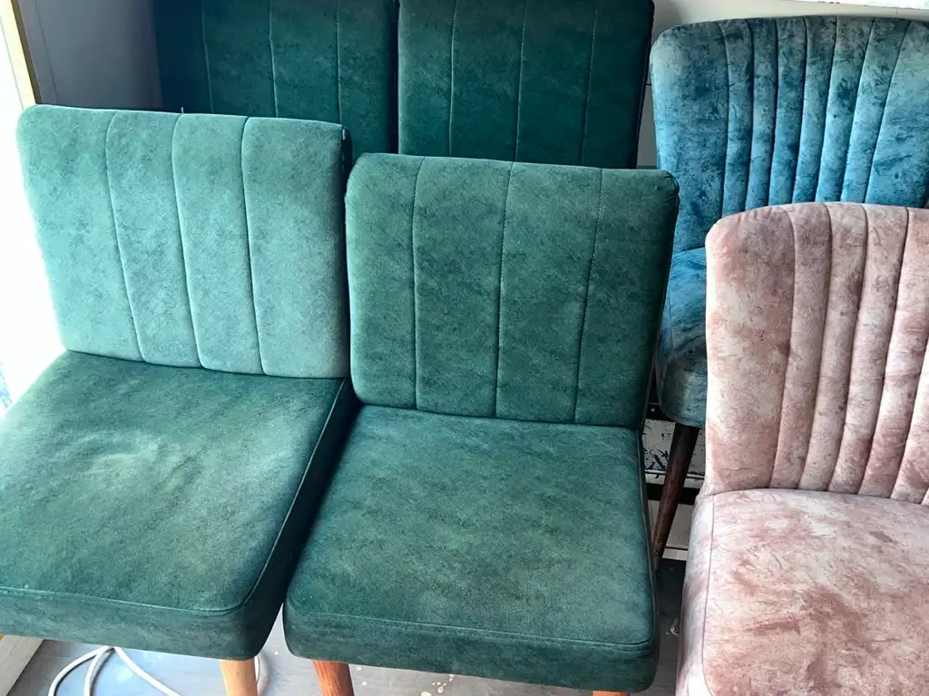 Chaise et fauteuil pour salon de the
