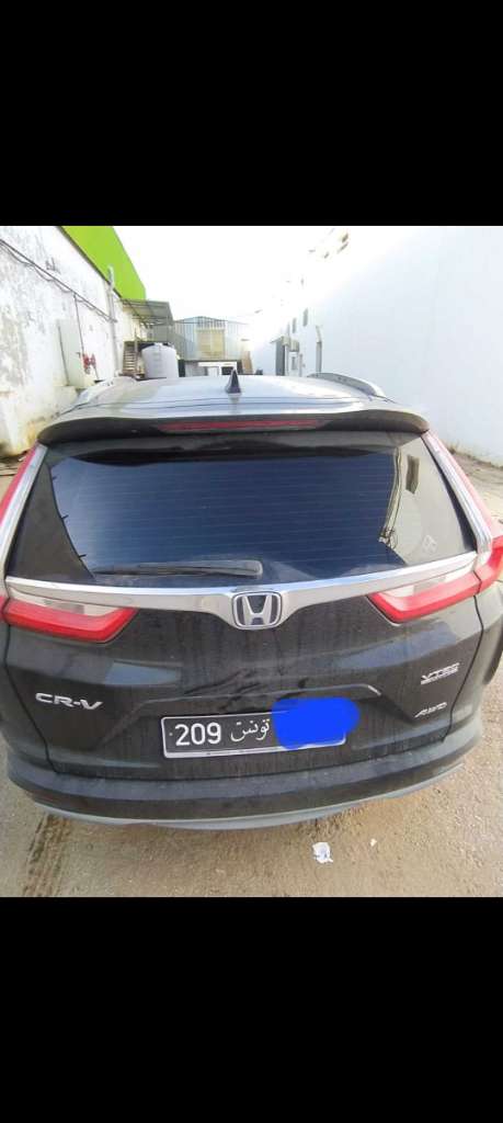 A vendre honda cr-v essence 11 cv 190000 km année 2019 boîte auto touttops état neuf tel 55090199