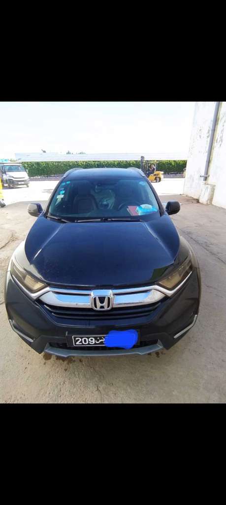 A vendre honda cr-v essence 11 cv 190000 km année 2019 boîte auto touttops état neuf tel 55090199