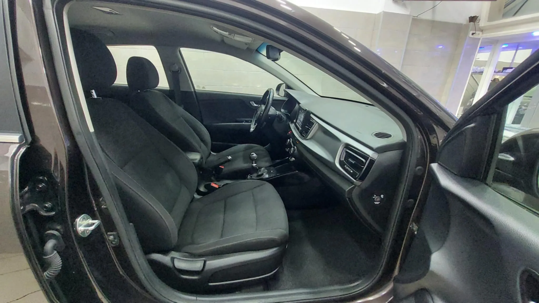 KIA RIO 70 MILLE -TEL 98479647 