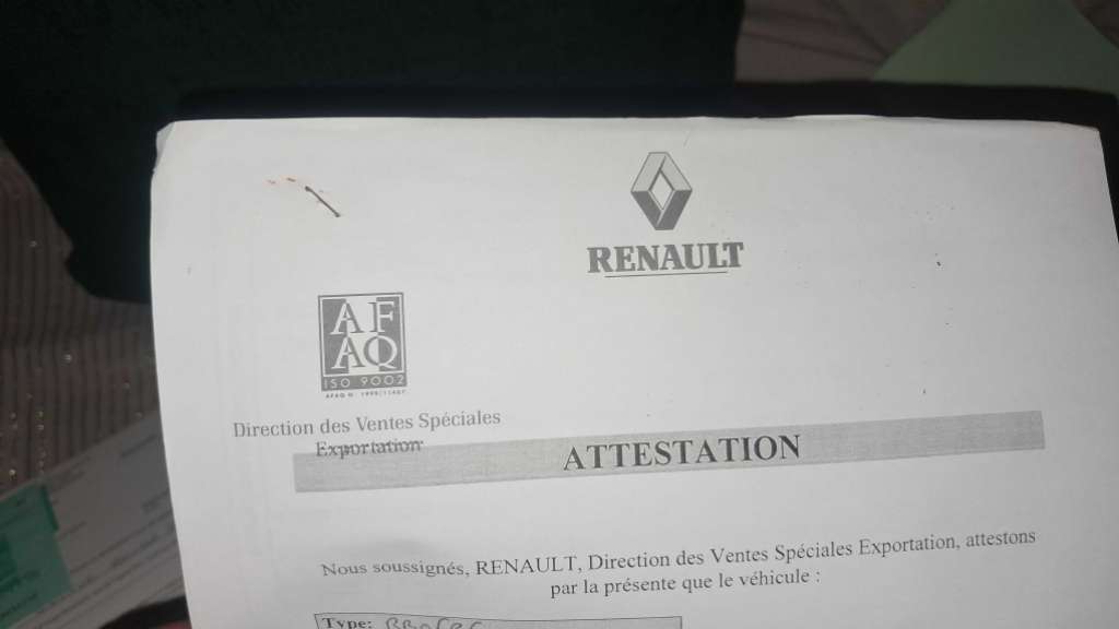 A vendre clio bombe première main 