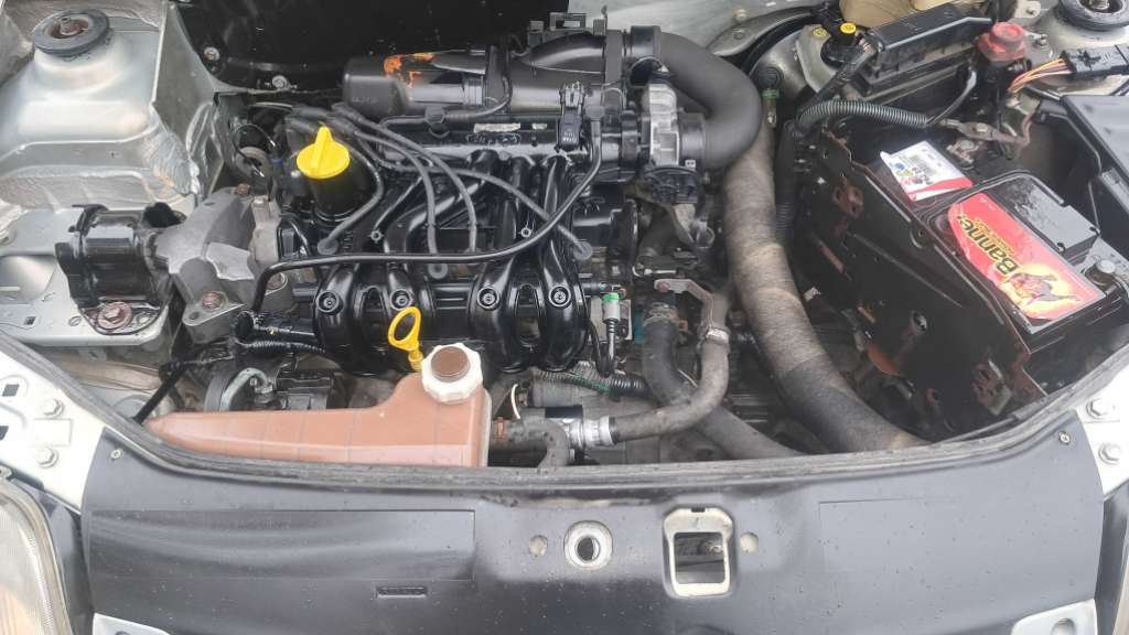 A vendre clio bombe première main 