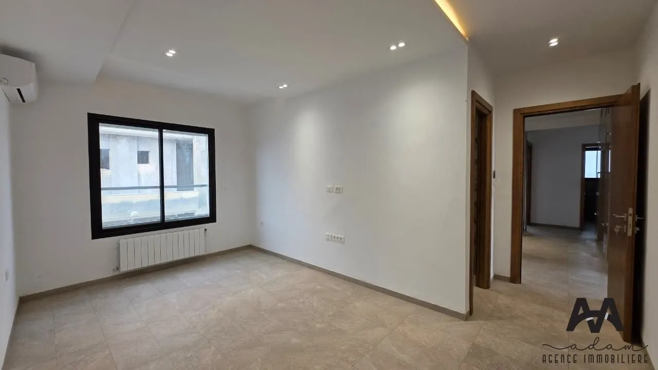 Étage de villa s+3 vides à AFH2 au 2 eme étage