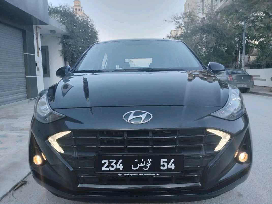 HYANDAI GRAND I 10 PREMIÈRE MAIN TRÈS PROPRE