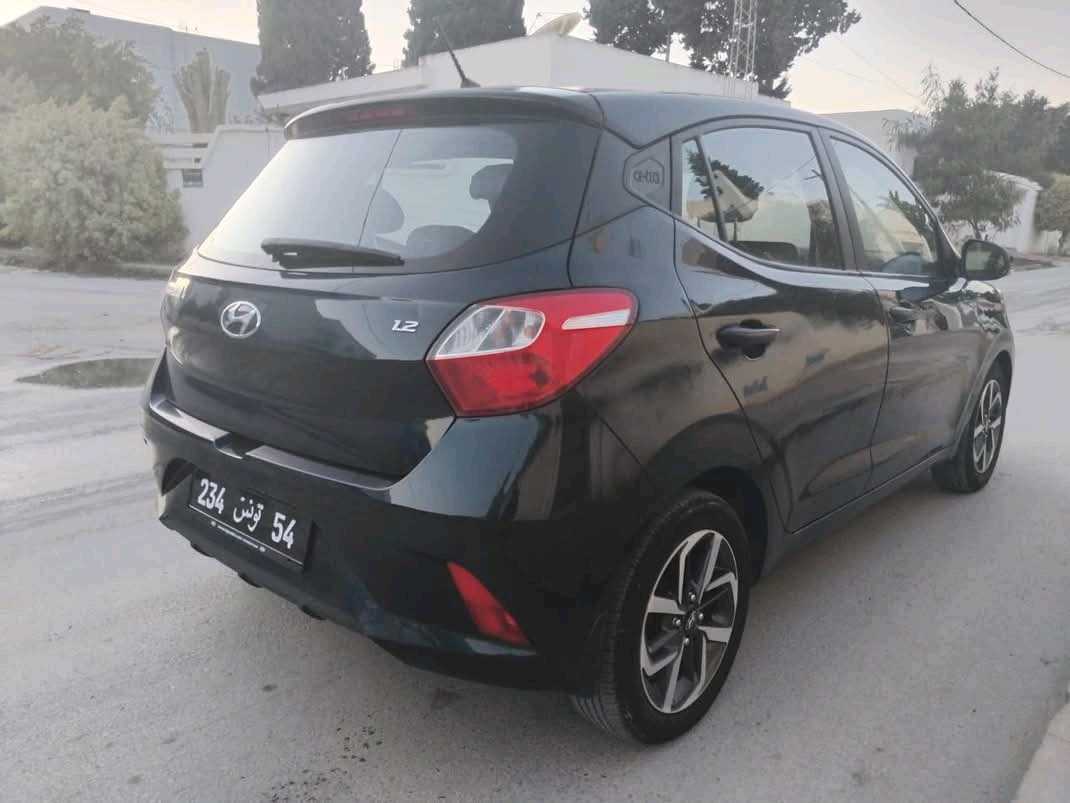 HYANDAI GRAND I 10 PREMIÈRE MAIN TRÈS PROPRE