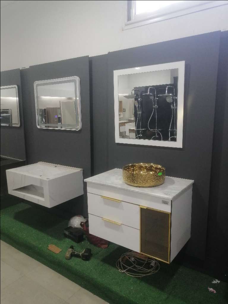 Vasque/cuvette/évier/meuble/cabine de douche/paroi....ext