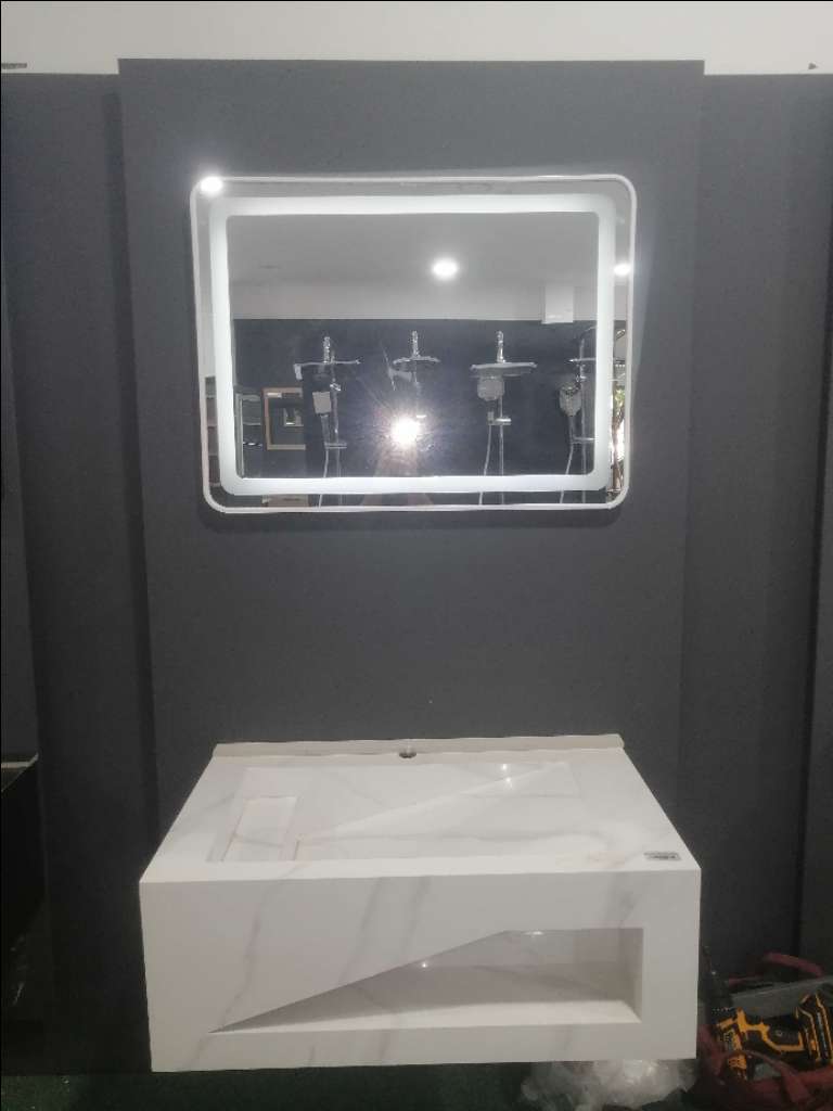 Vasque/cuvette/évier/meuble/cabine de douche/paroi....ext
