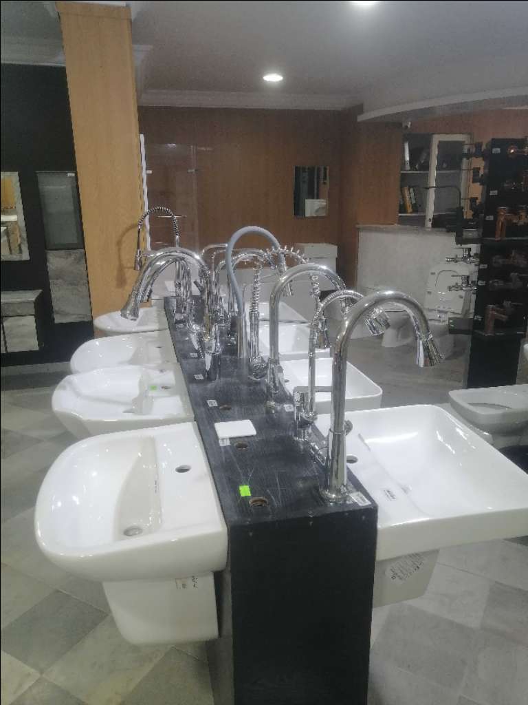 Vasque/cuvette/évier/meuble/cabine de douche/paroi....ext